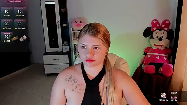 chloejones   online show from 3, 3, 2025