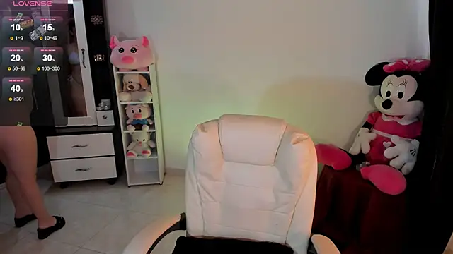 chloejones   online show from 12, 2, 2025