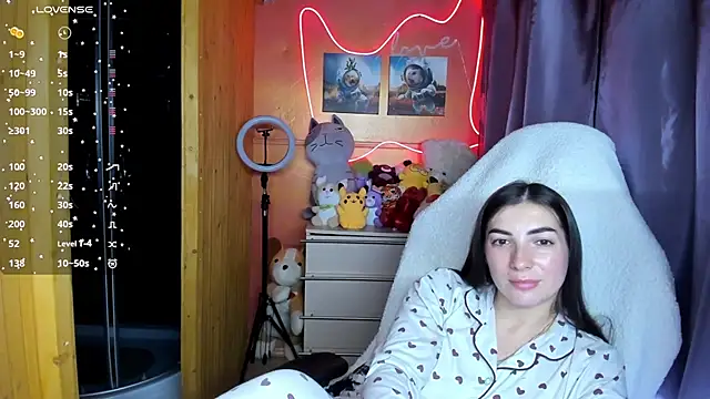 Fiery Brunette  online show from 20, 9, 2025