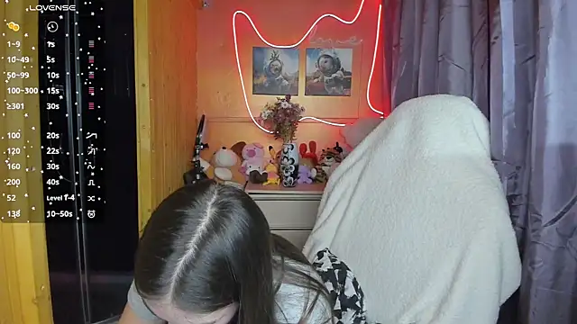 Fiery Brunette  online show from 11, 3, 2025