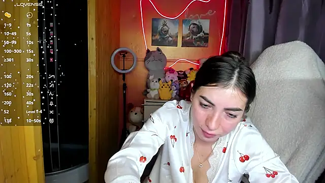 Fiery Brunette  online show from 29, 9, 2025