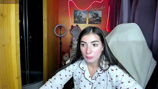 Fiery Brunette  online show from 1, 10, 2025