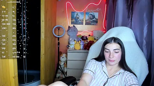 Fiery Brunette  online show from 22, 9, 2025