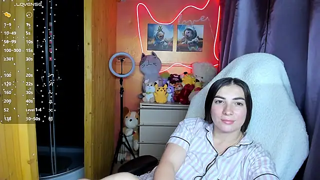 Fiery Brunette  online show from 14, 9, 2025