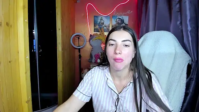 Snapshot of Fiery_Brunette_ chatting on 18, 2, 2026 Fiery Brunette online show from 18, 2, 2026