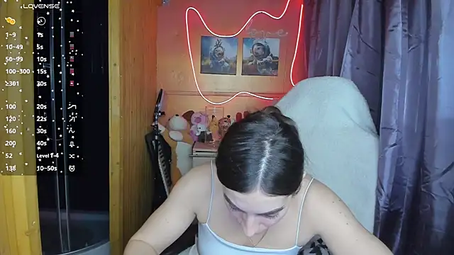 Fiery Brunette  online show from 21, 3, 2025