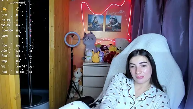 Fiery Brunette  online show from 21, 9, 2025