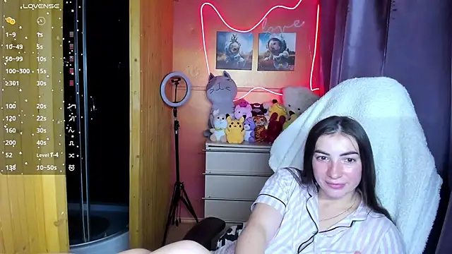 Fiery Brunette  online show from 15, 10, 2025