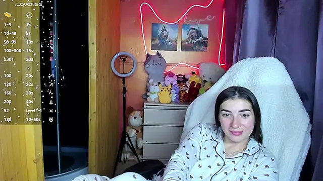 Fiery Brunette  online show from 10, 10, 2025