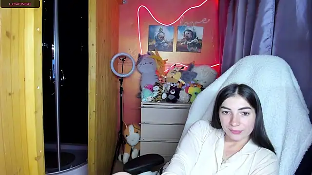 Fiery Brunette  online show from 18, 5, 2026