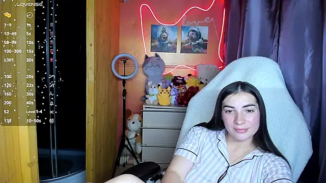 Fiery Brunette  online show from 3, 10, 2025