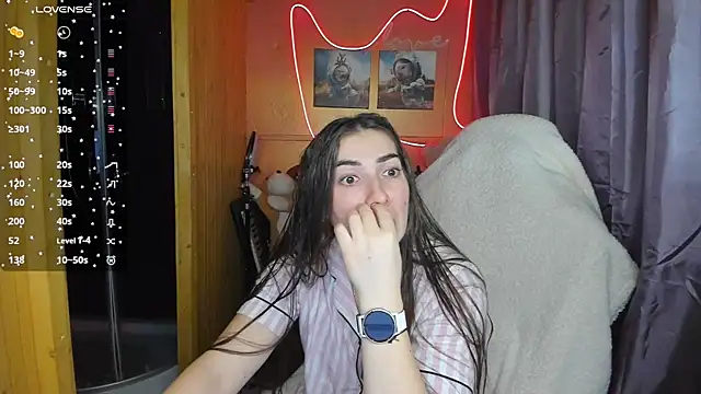 Fiery Brunette  online show from 8, 3, 2025