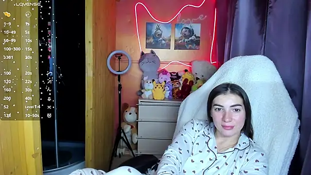 Fiery Brunette  online show from 9, 10, 2025