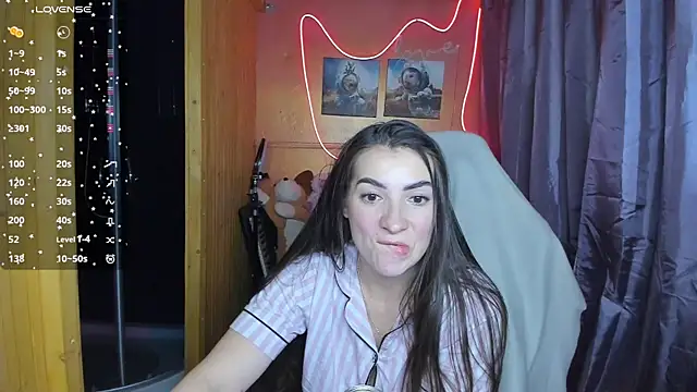 Fiery Brunette  online show from 3, 3, 2025