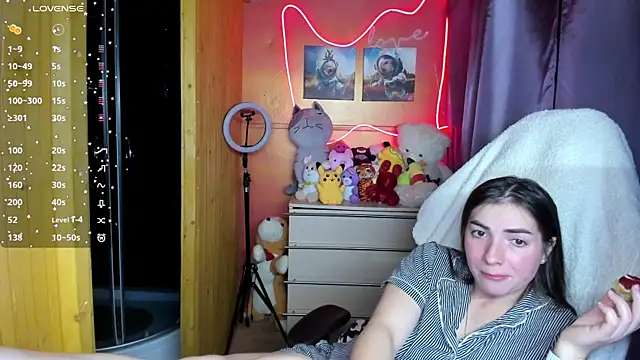 Fiery Brunette  online show from 12, 10, 2025