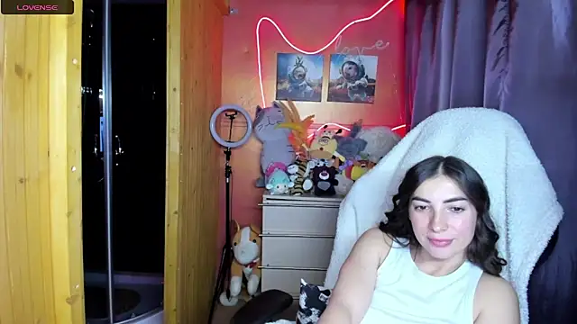Fiery Brunette  online show from 25, 5, 2026