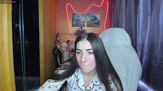 Fiery Brunette  online show from 12, 3, 2025