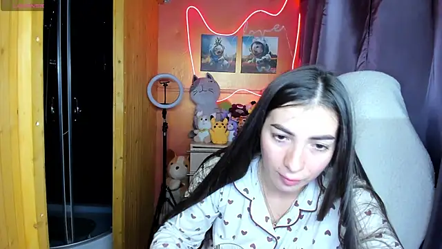 Fiery Brunette  online show from 20, 9, 2025