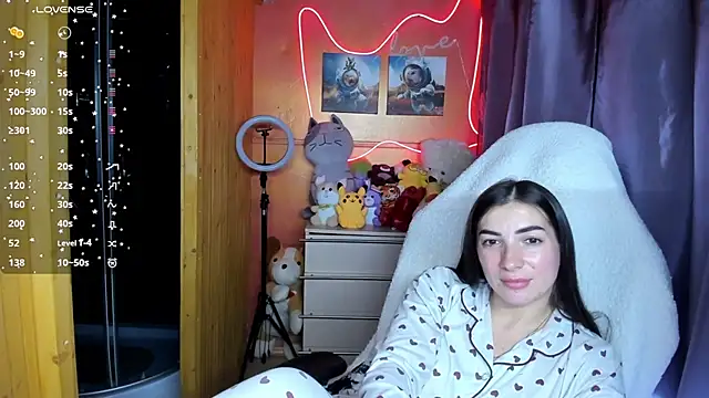 Fiery Brunette  online show from 30, 9, 2025