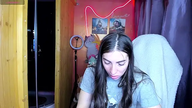 Fiery Brunette  online show from 26, 5, 2026