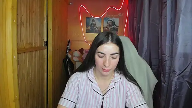 Fiery Brunette  online show from 19, 2, 2025