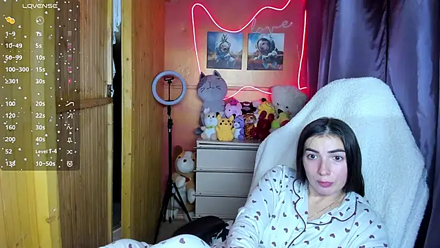 Fiery Brunette  online show from 8, 10, 2025