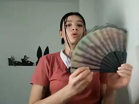 Mia foster1 online show from 19, 2, 2025