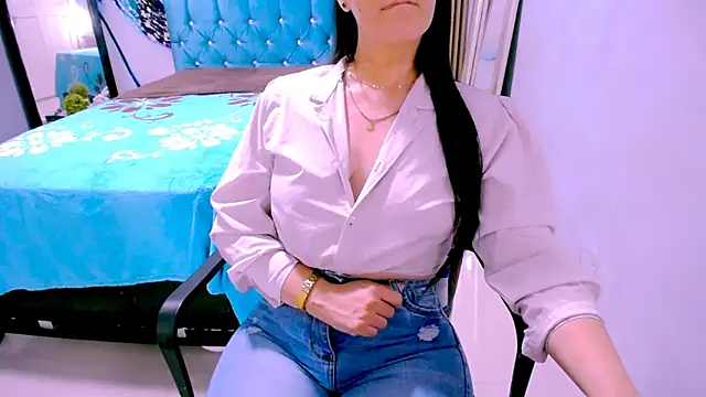 BitterMomXxx online show from 10, 2, 2026