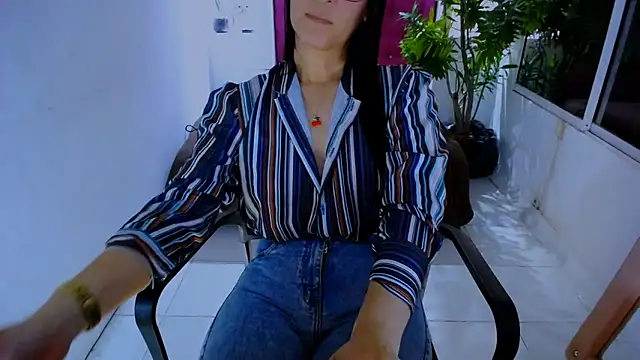 BitterMomXxx online show from 26, 9, 2025