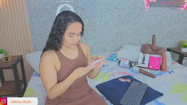 Snapshot of sabrina_shark_ chatting on 15, 1, 2026 sabrina shark online show from 15, 1, 2026