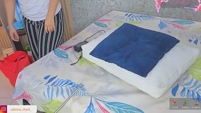 Snapshot of sabrina_shark_ chatting on 19, 12, 2025 sabrina shark online show from 19, 12, 2025