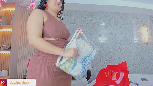 sabrina shark  online show from 24, 10, 2025