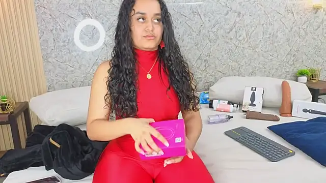 Snapshot of sabrina_shark_ chatting on 12, 1, 2026 sabrina shark online show from 12, 1, 2026