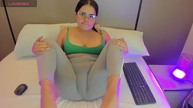 ayla13  online show from 15, 4, 2026