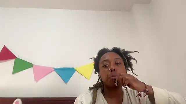 ChocolateCakeQueen online show from 9, 11, 2025