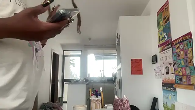 ChocolateCakeQueen online show from 31, 10, 2025