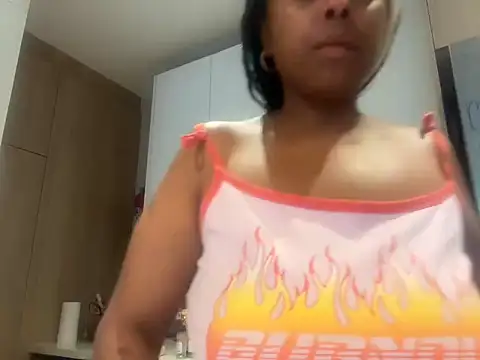 ChocolateCakeQueen online show from 11, 7, 2026