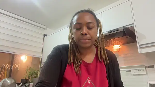 ChocolateCakeQueen online show from 5, 10, 2025