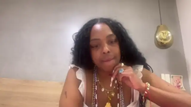 ChocolateCakeQueen online show from 17, 4, 2026