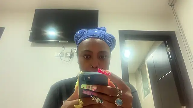 ChocolateCakeQueen online show from 15, 1, 2026