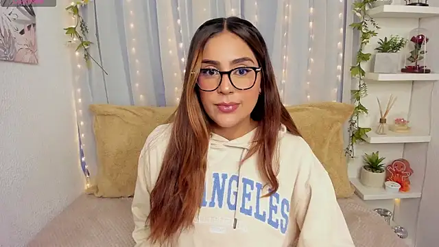 HazzelGray online show from 19, 4, 2026