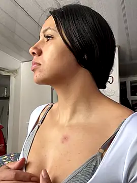 hannahb-e online show from 4, 11, 2025