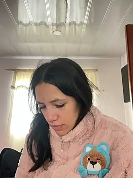 Snapshot of hannahb-e chatting on 19, 7, 2026 hannahb-e online show from 19, 7, 2026