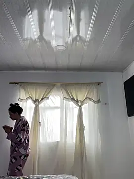 hannahb-e online show from 4, 10, 2025