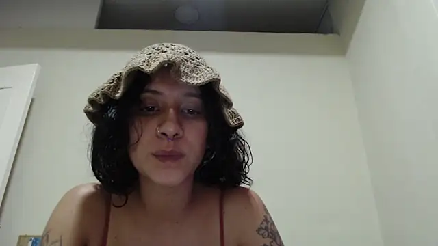 AlinaWoolf  online show from 2, 6, 2026