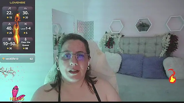 Snapshot of katie_joness_ chatting on 1, 3, 2025 katie joness online show from 1, 3, 2025