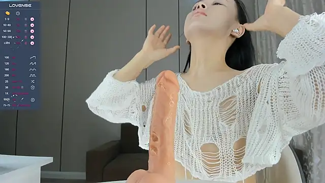 Liu Yifei  online show from 8, 11, 2025