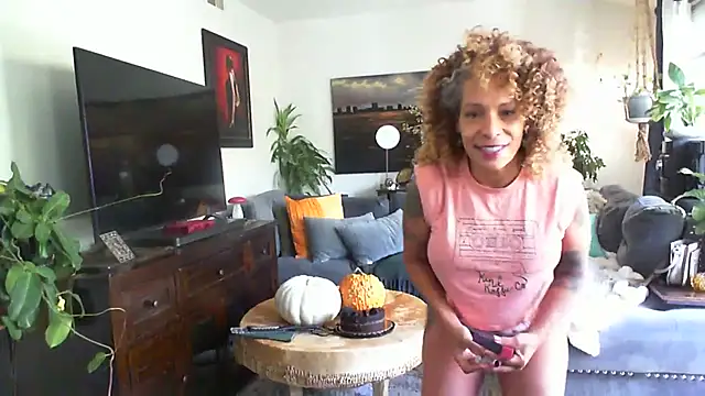 CeceilaMoon online show from 5, 11, 2025