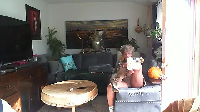 CeceilaMoon online show from 10, 11, 2025