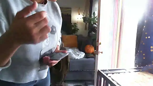 CeceilaMoon online show from 12, 11, 2025